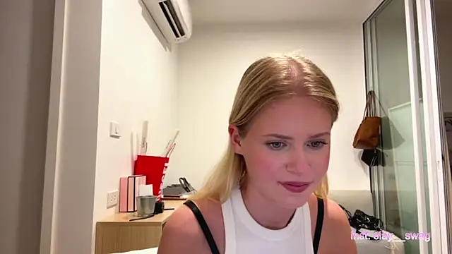 Snapshot of Slay_Swag chatting on February 9, 2026, 10:19 am Slay Swag online show from February 9, 2026, 10:19 am