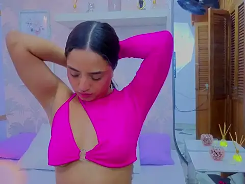 Emma Thompssonn online show from March 2, 2026, 12:01 pm