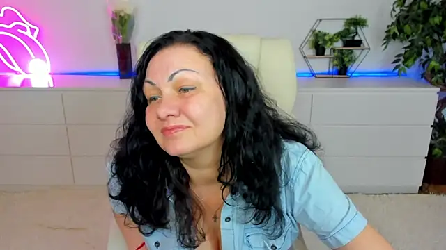 IrissMoon online show from March 8, 2026, 6:23 pm