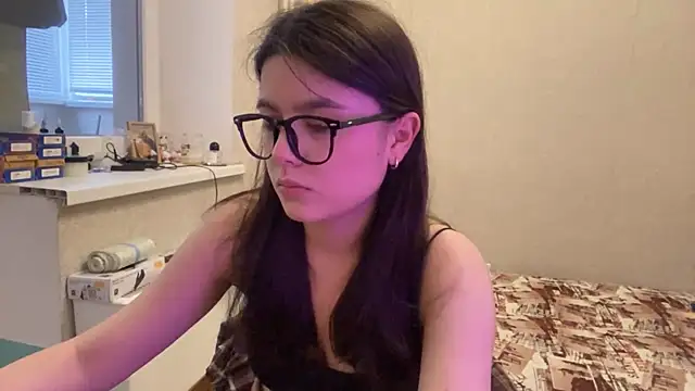 SaintMari online show from June 7, 2026, 2:21 pm