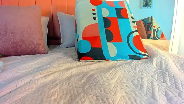 rose thompson19 online show from January 31, 2026, 7:12 pm