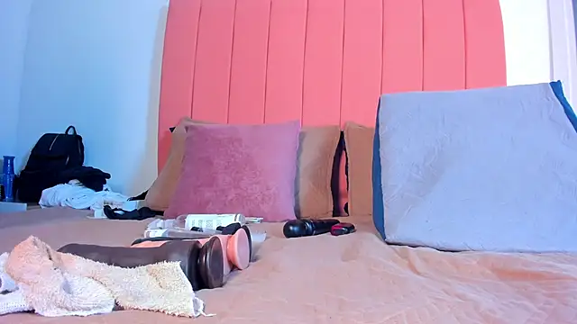 rose thompson19 online show from February 24, 2026, 7:12 pm