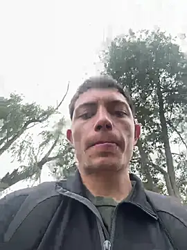 Snapshot of santiObrero chatting on July 25, 2026, 3:31 pm santiObrero online show from July 25, 2026, 3:31 pm