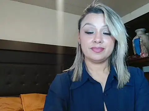 Snapshot of aitanalove_ chatting on February 6, 2026, 10:46 pm aitanalove online show from February 6, 2026, 10:46 pm