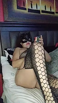 Linamadura online show from July 26, 2026, 3:25 am