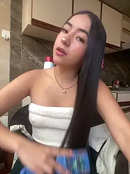 AuroraJohns Pink online show from February 15, 2026, 7:54 pm