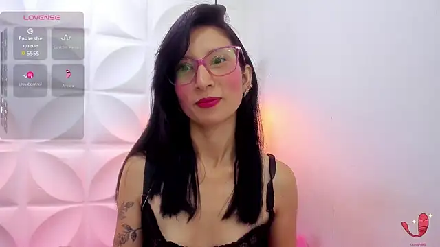 zaira skinny online show from April 12, 2026, 3:44 am