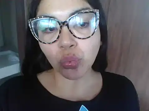 Snapshot of ladystichita chatting on June 21, 2026, 4:20 pm ladystichita online show from June 21, 2026, 4:20 pm