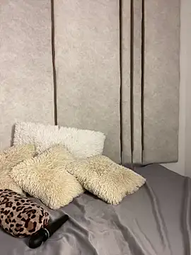 lilithdya online show from April 11, 2026, 1:32 am