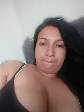 Snapshot of Katysaez chatting on May 22, 2026, 8:36 pm Katysaez online show from May 22, 2026, 8:36 pm