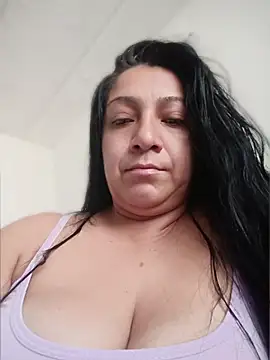 Snapshot of Katysaez chatting on May 28, 2026, 9:34 pm Katysaez online show from May 28, 2026, 9:34 pm