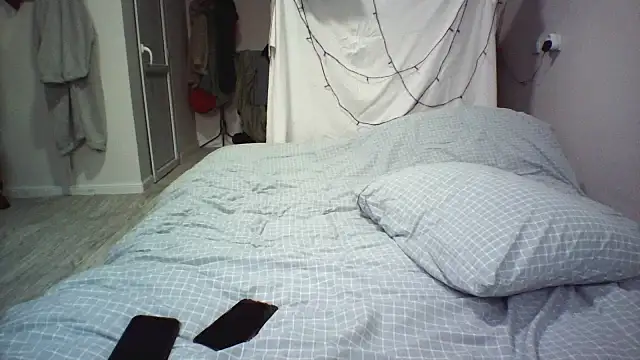 bella2322 online show from February 15, 2026, 11:41 am