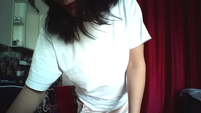 bella2322 online show from April 5, 2026, 5:48 am