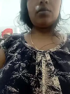 Hot-Tinaa online show from April 30, 2026, 4:52 am