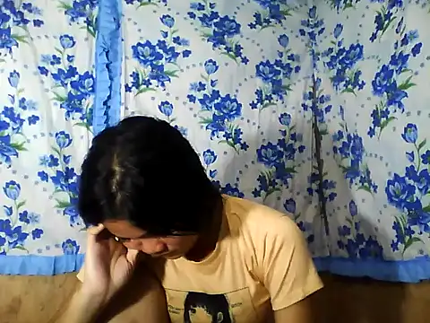 PinaySkinnyJust18 online show from April 4, 2026, 9:23 pm