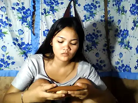 PinaySkinnyJust18 online show from April 10, 2026, 10:58 pm