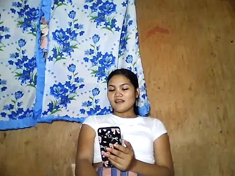 PinaySkinnyJust18 online show from July 12, 2026, 4:25 am