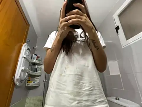 Lily WellGifted online show from June 7, 2026, 12:42 pm