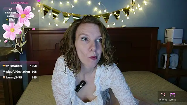 Daisy Lovely online show from April 17, 2026, 4:15 am