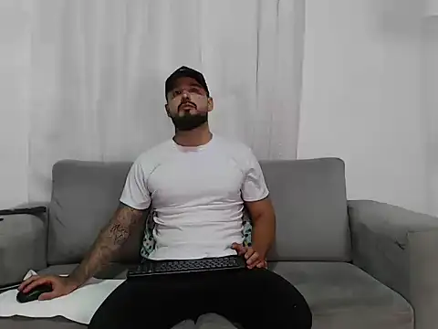 Snapshot of Handsomen69 chatting on February 24, 2026, 12:52 am Handsomen69 online show from February 24, 2026, 12:52 am