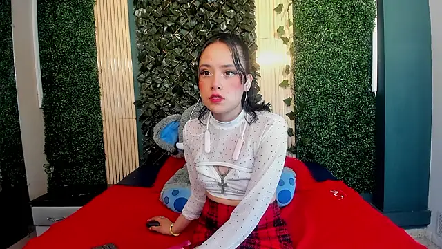 IvyyEmerald online show from March 6, 2026, 1:07 pm