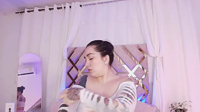 KathiaJenner online show from May 18, 2026, 11:38 am