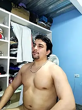 Snapshot of AxelWhitte chatting on February 4, 2026, 1:55 am AxelWhitte online show from February 4, 2026, 1:55 am