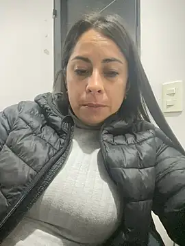 Snapshot of Cielo_13 chatting on March 9, 2026, 4:05 am Cielo 13 online show from March 9, 2026, 4:05 am