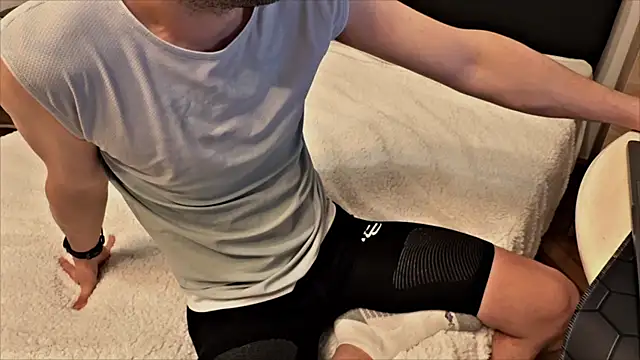 Snapshot of AfterTheRun chatting on March 30, 2026, 2:51 pm AfterTheRun online show from March 30, 2026, 2:51 pm