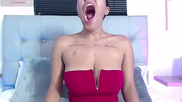  kimmygrey online show from March 27, 2026, 6:40 pm