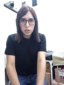 Snapshot of Eide-26 chatting on February 19, 2026, 5:31 pm Eide-26 online show from February 19, 2026, 5:31 pm