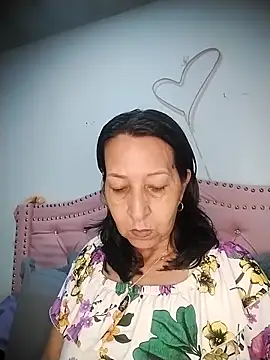 Snapshot of RosseLaure chatting on March 5, 2026, 1:01 am RosseLaure online show from March 5, 2026, 1:01 am