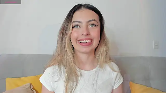 Snapshot of Fernanda_aaaa chatting on February 8, 2026, 1:58 pm Fernanda aaaa online show from February 8, 2026, 1:58 pm