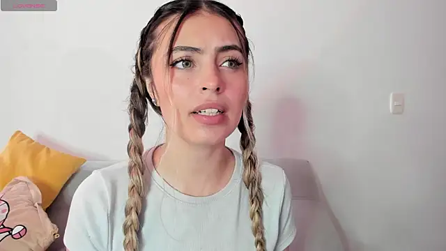 Fernanda aaaa online show from April 8, 2026, 2:50 pm