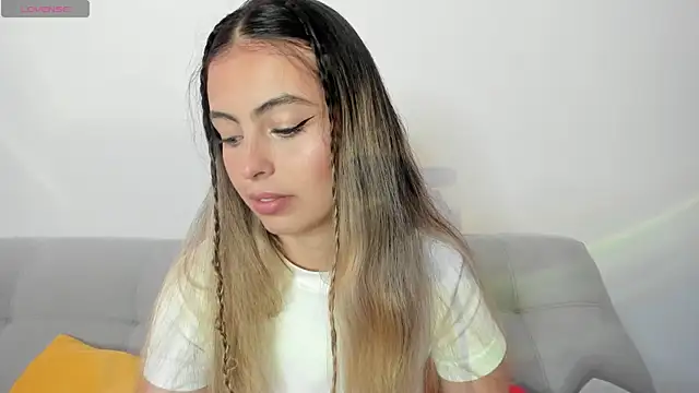 Fernanda aaaa online show from April 13, 2026, 3:17 pm