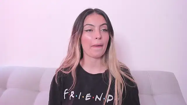 Snapshot of Fernanda_aaaa chatting on May 11, 2026, 4:15 pm Fernanda aaaa online show from May 11, 2026, 4:15 pm