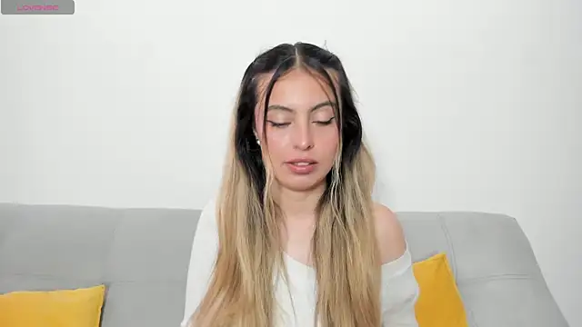 Snapshot of Fernanda_aaaa chatting on May 15, 2026, 2:24 pm Fernanda aaaa online show from May 15, 2026, 2:24 pm