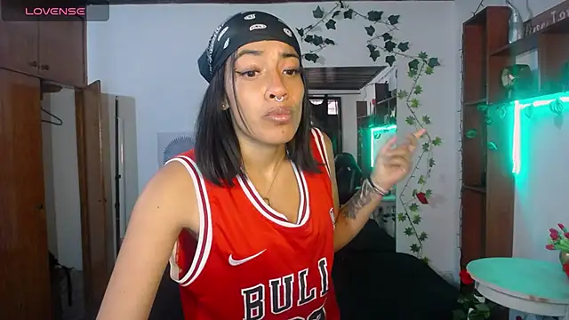 Snapshot of samantha_bj chatting on February 9, 2026, 2:43 pm samantha bj online show from February 9, 2026, 2:43 pm