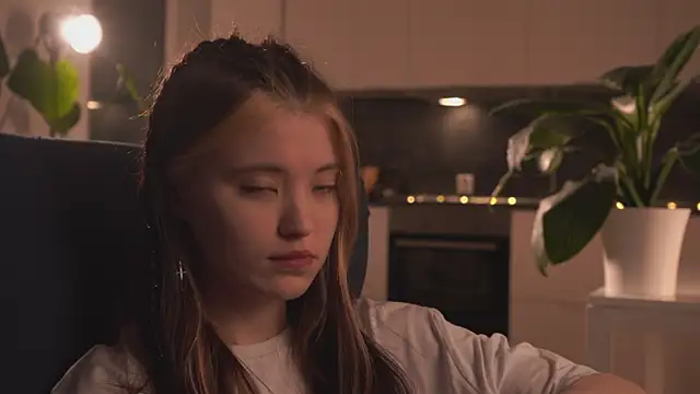 EleniRoeber online show from February 16, 2026, 4:14 pm