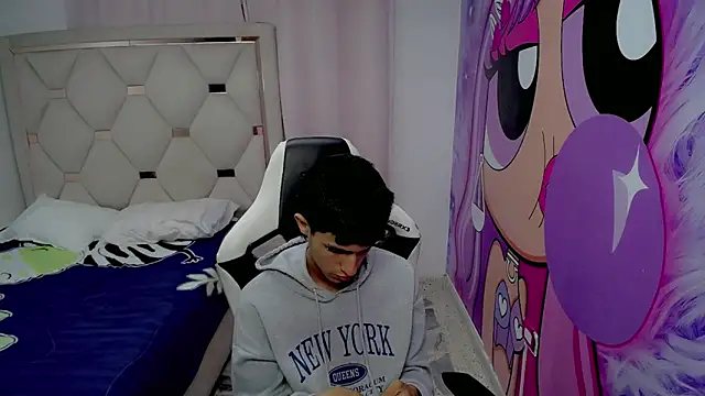 Snapshot of Akyra_latinn chatting on February 2, 2026, 12:15 pm Akyra latinn online show from February 2, 2026, 12:15 pm