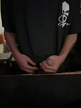 CubanHotMilk21 online show from March 13, 2026, 8:43 am