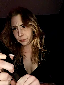 Snapshot of dewimp1 chatting on February 4, 2026, 4:46 pm dewimp1 online show from February 4, 2026, 4:46 pm