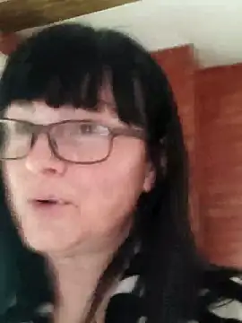 AliceSwan57 online show from April 13, 2026, 4:07 am