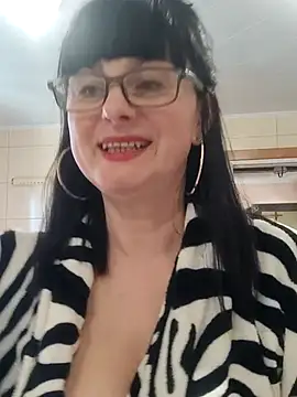 AliceSwan57 online show from April 14, 2026, 11:38 am