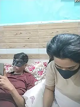 Snapshot of ZyphiaLive chatting on June 9, 2026, 5:52 am ZyphiaLive online show from June 9, 2026, 5:52 am