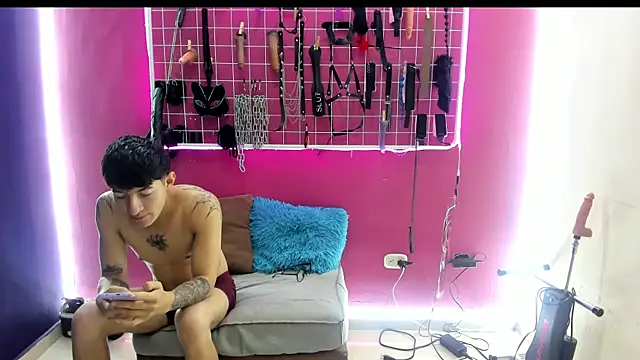 Slave Melany bdsm online show from April 15, 2026, 12:34 pm