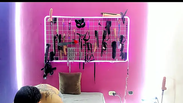 Snapshot of Slave_Melany_bdsm chatting on April 28, 2026, 12:32 pm Slave Melany bdsm online show from April 28, 2026, 12:32 pm