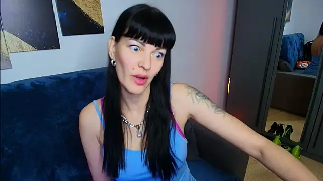 Agata  Moore online show from May 31, 2026, 1:36 am