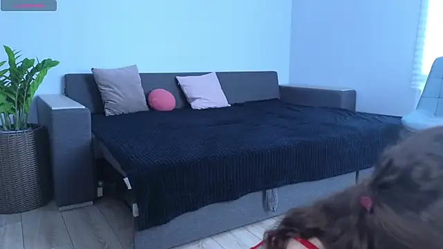 MillaKowal online show from March 11, 2026, 7:47 am