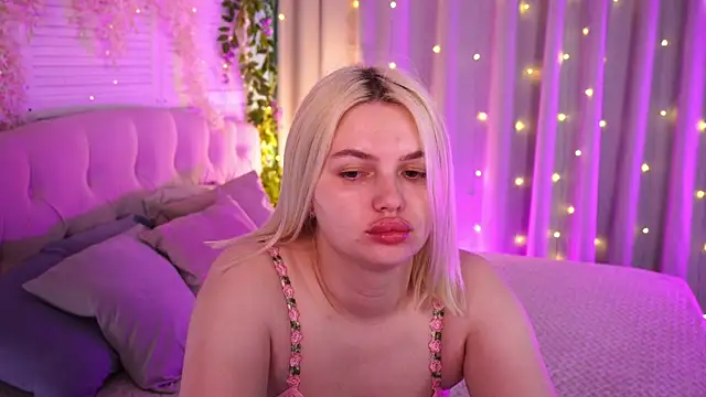 Snapshot of AmeliaWeells chatting on May 8, 2026, 4:07 am AmeliaWeells online show from May 8, 2026, 4:07 am